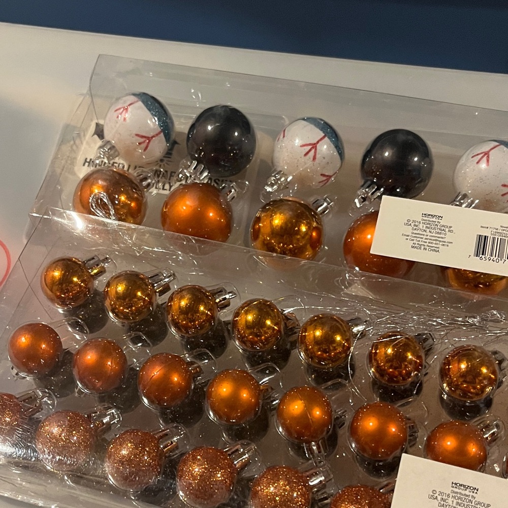 HALLOWEEN ornaments NIB